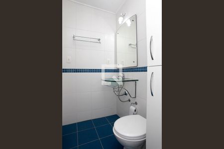 Banheiro de apartamento para alugar com 1 quarto, 43m² em Floresta, Porto Alegre