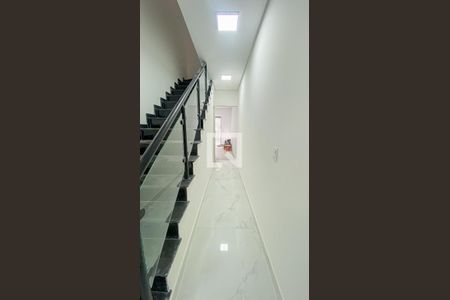 Corredor de casa para alugar com 3 quartos, 127m² em Vila Alice, Santo André
