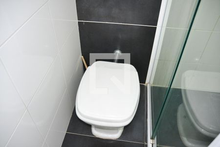 Casa à venda com 322m², 4 quartos e 4 vagas Casa à venda com 322m², 4 quartos e 4 vagasBanheiro 2