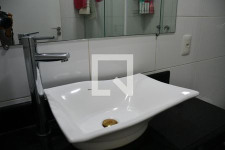 Casa à venda com 322m², 4 quartos e 4 vagas Casa à venda com 322m², 4 quartos e 4 vagasBanheiro 2