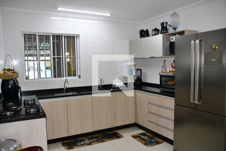 Casa à venda com 322m², 4 quartos e 4 vagas Casa à venda com 322m², 4 quartos e 4 vagasCozinha