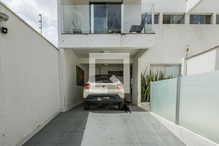 Casa à venda com 115m², 3 quartos e 2 vagasGaragem
