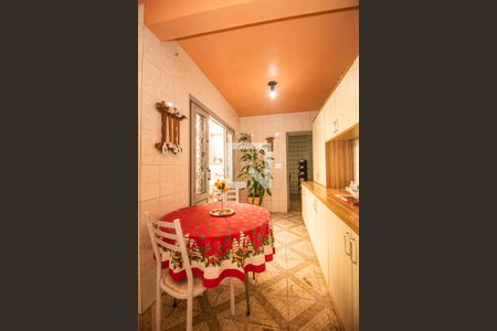 Casa à venda com 77m², 3 quartos e 2 vagasCozinha