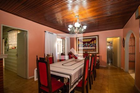 Casa à venda com 77m², 3 quartos e 2 vagasSala 5