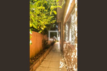 Casa à venda com 77m², 3 quartos e 2 vagasCorredor