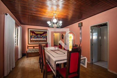 Casa à venda com 77m², 3 quartos e 2 vagasSala 5