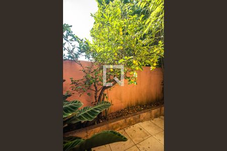 Casa à venda com 77m², 3 quartos e 2 vagasCorredor