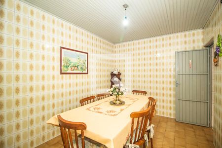 Casa à venda com 77m², 3 quartos e 2 vagasCozinha