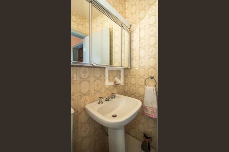 Casa à venda com 77m², 3 quartos e 2 vagasBanheiro