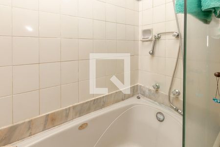 Apartamento à venda com 187m², 4 quartos e 3 vagas Apartamento à venda com 187m², 4 quartos e 3 vagasBanheiro da Suíte