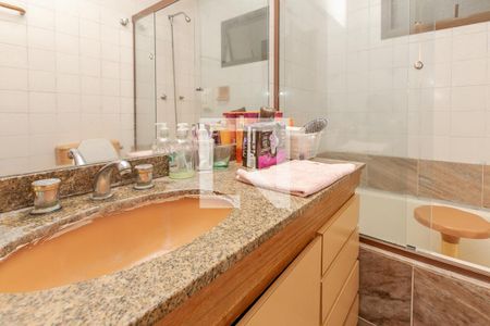 Apartamento à venda com 187m², 4 quartos e 3 vagas Apartamento à venda com 187m², 4 quartos e 3 vagasBanheiro