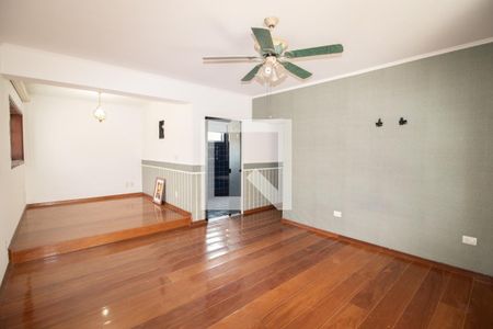 Casa para alugar com 650m², 6 quartos e 4 vagas Casa para alugar com 650m², 6 quartos e 4 vagasSuíte 1