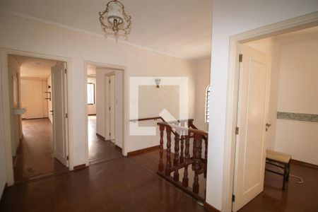 Casa para alugar com 650m², 6 quartos e 4 vagas Casa para alugar com 650m², 6 quartos e 4 vagasHall