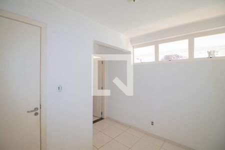 Casa para alugar com 650m², 6 quartos e 4 vagas Casa para alugar com 650m², 6 quartos e 4 vagasÁrea de Serviço