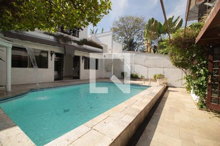 Casa para alugar com 650m², 6 quartos e 4 vagas Casa para alugar com 650m², 6 quartos e 4 vagasÁrea comum