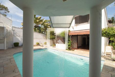 Casa para alugar com 650m², 6 quartos e 4 vagas Casa para alugar com 650m², 6 quartos e 4 vagasÁrea comum