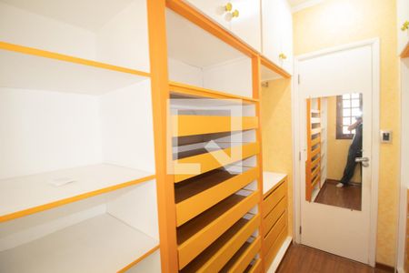 Casa para alugar com 650m², 6 quartos e 4 vagas Casa para alugar com 650m², 6 quartos e 4 vagasSuíte 3