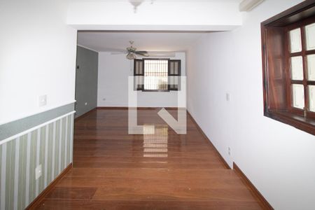 Casa para alugar com 650m², 6 quartos e 4 vagas Casa para alugar com 650m², 6 quartos e 4 vagasSuíte 1