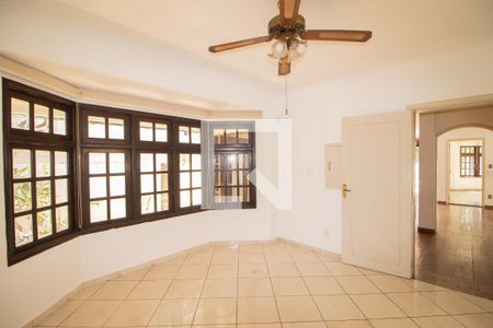 Casa para alugar com 650m², 6 quartos e 4 vagas Casa para alugar com 650m², 6 quartos e 4 vagasCopa