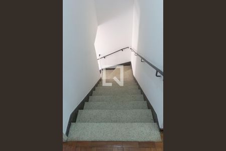 Escada de casa de condomínio para alugar com 2 quartos, 86m² em Vila Matilde, São Paulo