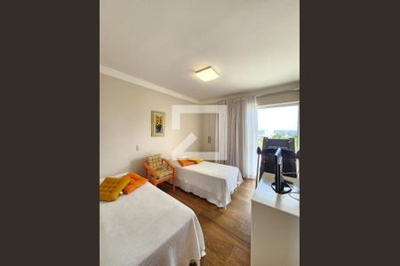 Casa de condomínio à venda com 290m², 4 quartos e 4 vagasQuarto 4