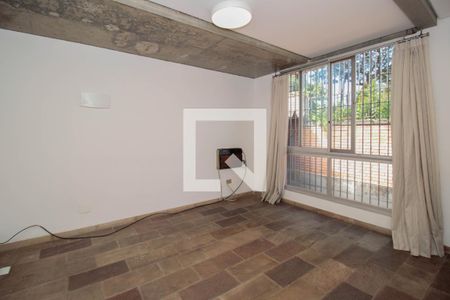 Sala de TV de casa para alugar com 2 quartos, 290m² em Alto de Pinheiros, São Paulo