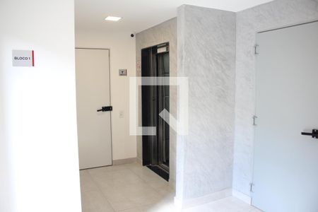 Apartamento à venda com 72m², 2 quartos e 1 vagaÁrea comum