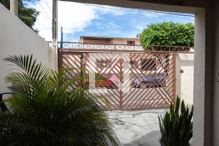 Casa à venda com 400m², 2 quartos e 2 vagasGaragem