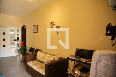 Casa à venda com 260m², 3 quartos e 2 vagasVaranda/ Quintal - Entrada