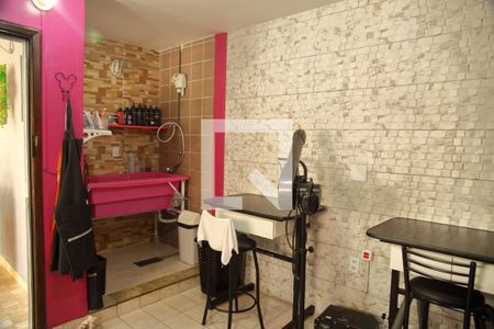 Casa à venda com 260m², 3 quartos e 2 vagasQuarto 1 ( Edícula /Serviço)