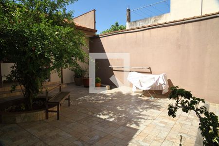 Casa à venda com 260m², 3 quartos e 2 vagasQuintal