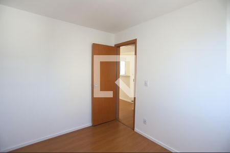 Quarto 2 de apartamento para alugar com 2 quartos, 49m² em Parque Santa Rosa, Suzano