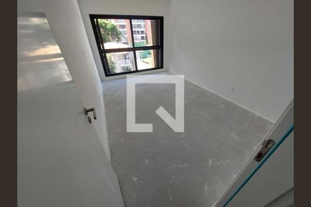 Casa à venda com 515m², 4 quartos e 4 vagasQuarto Suíte