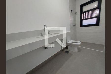 Casa à venda com 515m², 4 quartos e 4 vagasBanheiro do Quarto 3