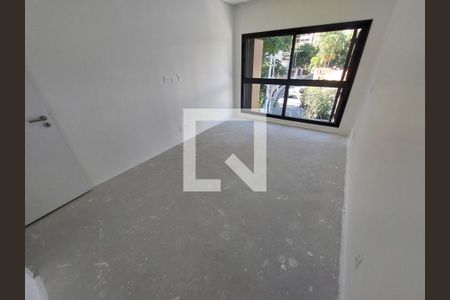 Casa à venda com 515m², 4 quartos e 4 vagasQuarto Suíte