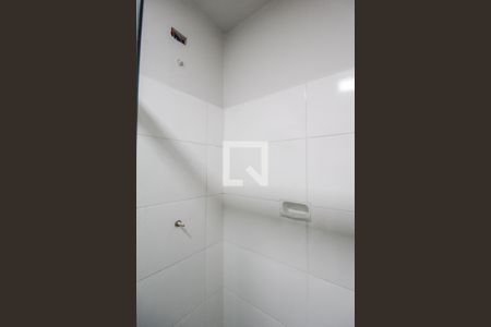 Banheiro de kitnet/studio para alugar com 1 quarto, 35m² em Vila Lidia, Campinas