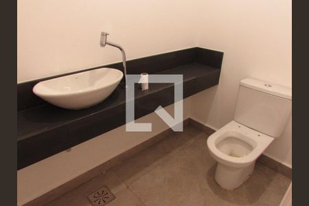 Banheiro Social de casa de condomínio à venda com 4 quartos, 523m² em Morumbi, São Paulo