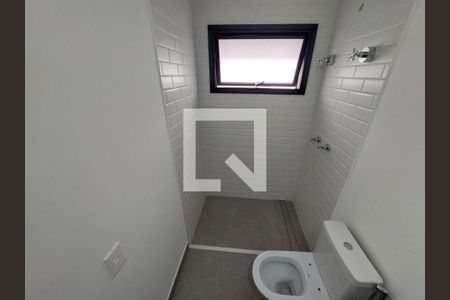 Casa à venda com 707m², 5 quartos e 6 vagasBanheiro do Quarto 1