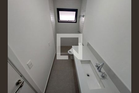 Casa à venda com 707m², 5 quartos e 6 vagasBanheiro do Quarto 1