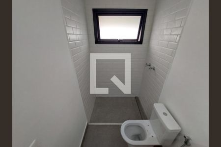 Casa à venda com 707m², 5 quartos e 6 vagasBanheiro do Quarto 4