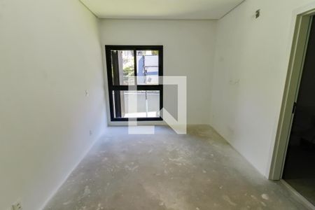 Casa de condomínio à venda com 548m², 4 quartos e 4 vagas Casa de condomínio à venda com 548m², 4 quartos e 4 vagasSuíte 1