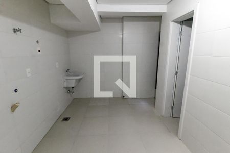 Casa de condomínio à venda com 548m², 4 quartos e 4 vagas Casa de condomínio à venda com 548m², 4 quartos e 4 vagasÁrea de Serviço