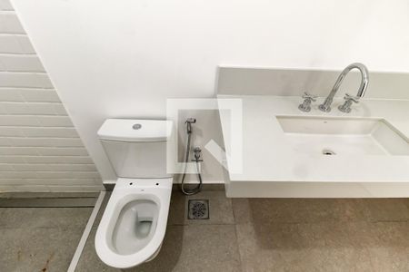 Casa de condomínio à venda com 548m², 4 quartos e 4 vagas Casa de condomínio à venda com 548m², 4 quartos e 4 vagasBanheiro da Suíte 3