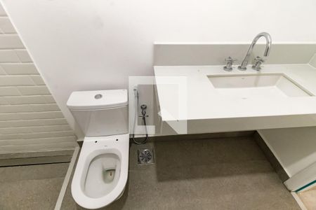 Casa de condomínio à venda com 548m², 4 quartos e 4 vagas Casa de condomínio à venda com 548m², 4 quartos e 4 vagasBanheiro da Suíte 2