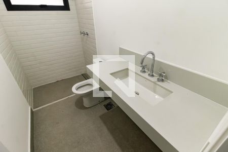 Casa de condomínio à venda com 548m², 4 quartos e 4 vagas Casa de condomínio à venda com 548m², 4 quartos e 4 vagasBanheiro da Suíte 2