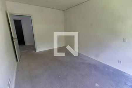 Casa de condomínio à venda com 548m², 4 quartos e 4 vagas Casa de condomínio à venda com 548m², 4 quartos e 4 vagasSuíte 4