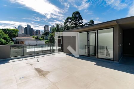 Casa de condomínio à venda com 548m², 4 quartos e 4 vagas Casa de condomínio à venda com 548m², 4 quartos e 4 vagasVaranda