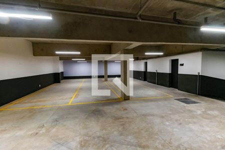 Casa de condomínio à venda com 548m², 4 quartos e 4 vagas Casa de condomínio à venda com 548m², 4 quartos e 4 vagasGaragem