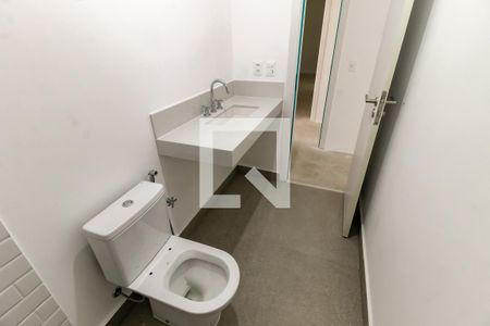 Casa de condomínio à venda com 548m², 4 quartos e 4 vagas Casa de condomínio à venda com 548m², 4 quartos e 4 vagasBanheiro da Suíte 2