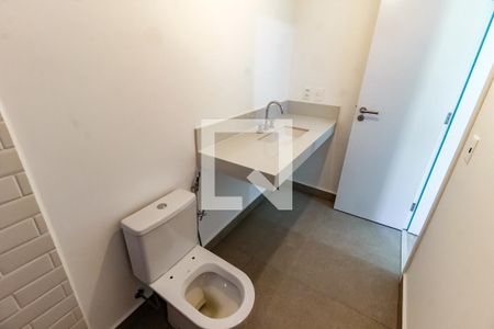 Casa de condomínio à venda com 548m², 4 quartos e 4 vagas Casa de condomínio à venda com 548m², 4 quartos e 4 vagasBanheiro da Suíte 1